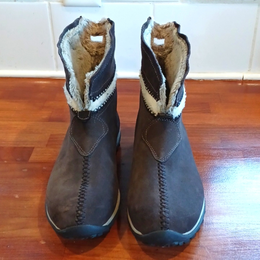 NWOB WOMENS SOREL BOOTS